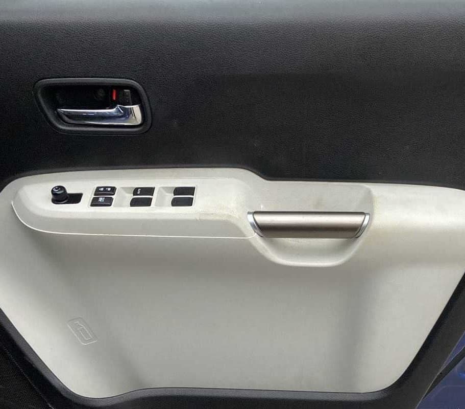 2017 Maruti IGNIS DELTA 1.2 AMT, Petrol, Automatic, 69,366 km, Driver Side Door Panels Control