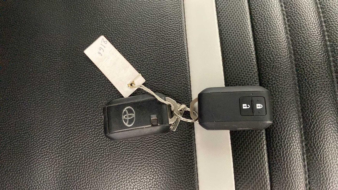 2019 Toyota Glanza G, Petrol, Manual, 78,657 km, Key Close Up