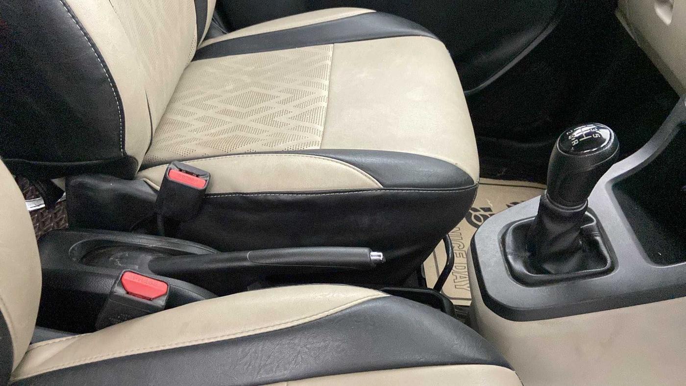 2019 Maruti New Wagon-R ZXI 1.2, Petrol, Manual, 34,898 km, Gear Lever