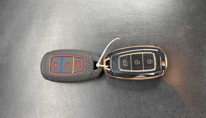 2019 Hyundai Verna 1.6 VTVT SX, Petrol, Manual, 50,815 km, Key Close Up
