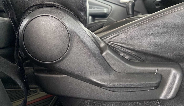 2022 Maruti Celerio VXI, Petrol, Manual, 19,159 km, Driver Side Adjustment Panel