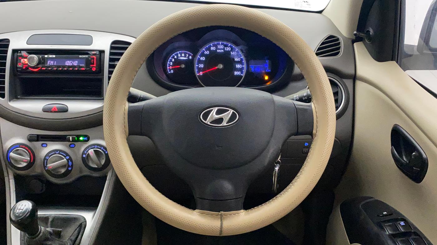 2014 Hyundai i10 MAGNA 1.1, Petrol, Manual, 92,065 km, Steering Wheel Close Up