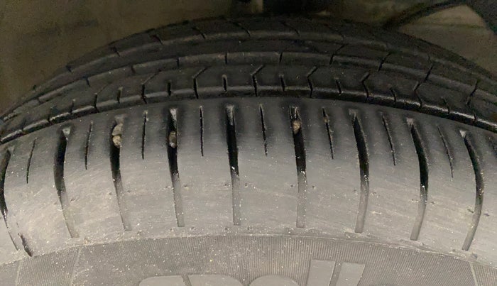 2023 Maruti Swift ZXI PLUS AMT, Petrol, Automatic, 4,306 km, Right Front Tyre Tread