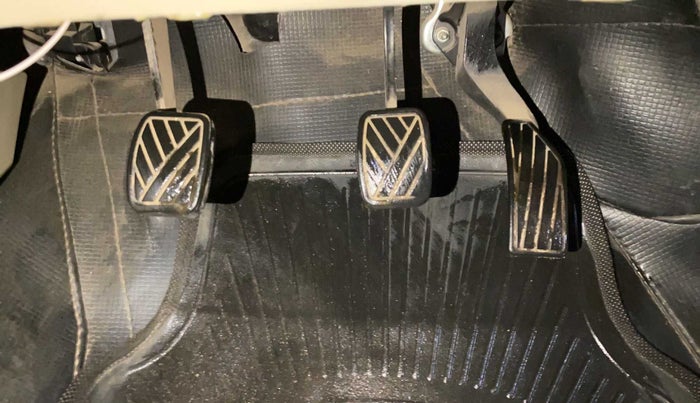 2015 Maruti Swift Dzire VXI, Petrol, Manual, 47,654 km, Pedals