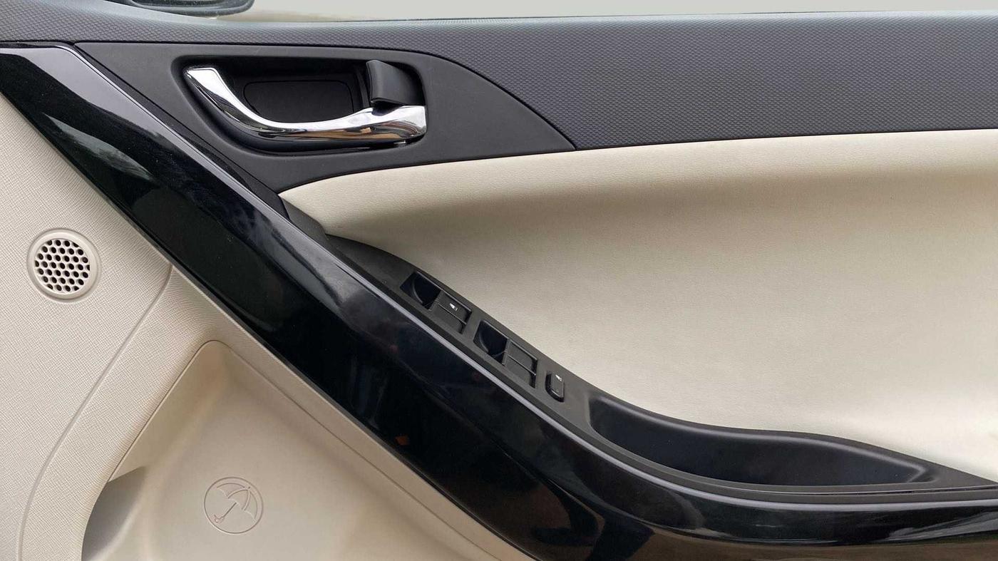 2022 Tata NEXON XZ PLUS (PREMIUM) PETROL, Petrol, Manual, 22,121 km, Driver Side Door Panels Control
