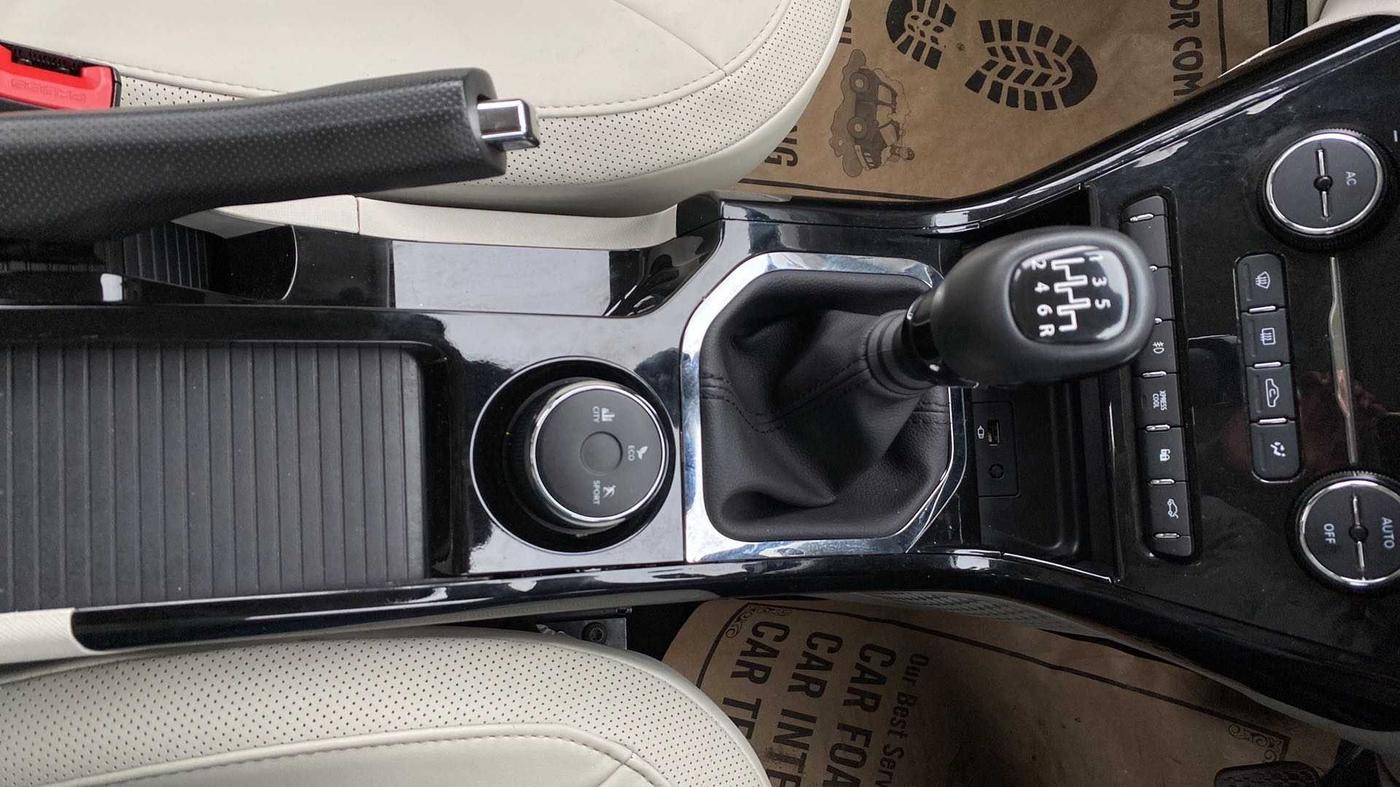 2022 Tata NEXON XZ PLUS (PREMIUM) PETROL, Petrol, Manual, 22,121 km, Gear Lever