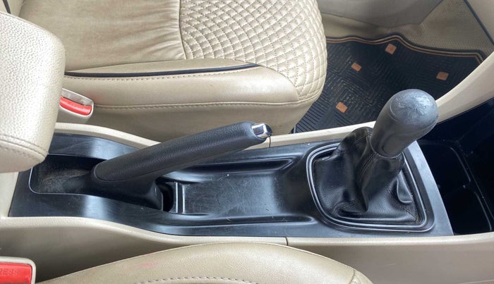 2017 Maruti Ciaz SIGMA 1.4 MT PETROL, Petrol, Manual, 51,904 km, Gear Lever