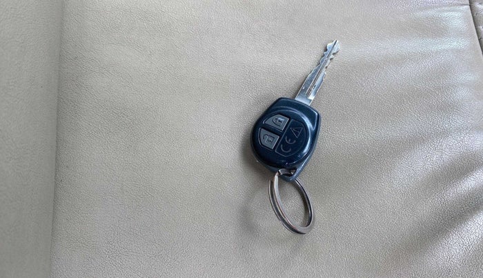 2017 Maruti Ciaz SIGMA 1.4 MT PETROL, Petrol, Manual, 51,904 km, Key Close Up