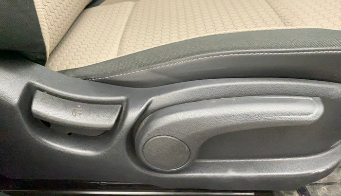 2017 Hyundai Elite i20 ASTA 1.2, Petrol, Manual, 37,421 km, Driver Side Adjustment Panel