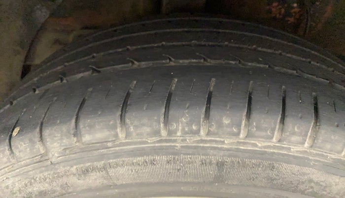 2017 Hyundai Elite i20 ASTA 1.2, Petrol, Manual, 37,421 km, Right Front Tyre Tread