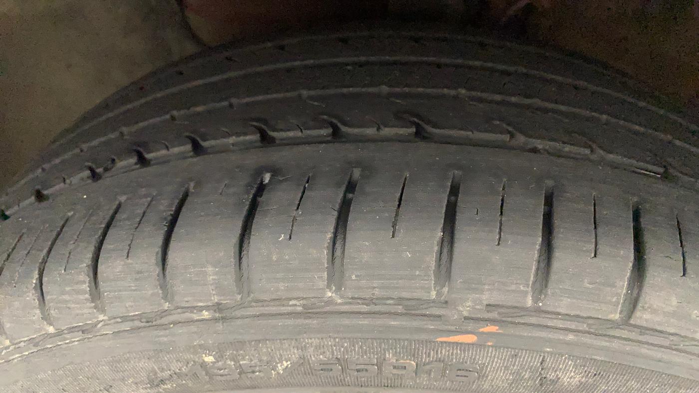 2017 Hyundai Elite i20 ASTA 1.2, Petrol, Manual, 37,421 km, Left Front Tyre Tread