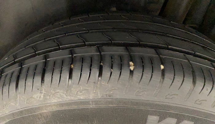 2023 Maruti BREZZA ZXI SMART HYBRID , Petrol, Manual, 9,142 km, Left Rear Tyre Tread