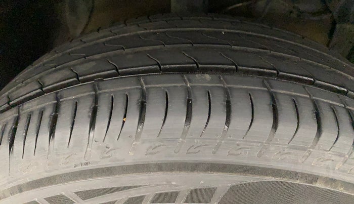 2023 Maruti BREZZA ZXI SMART HYBRID , Petrol, Manual, 9,142 km, Right Front Tyre Tread