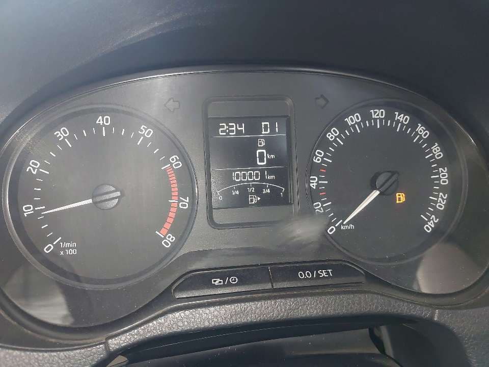 2017 Skoda Rapid AMBITION 1.6 MPI AT, Petrol, Automatic, 1,00,001 km, Odometer Image