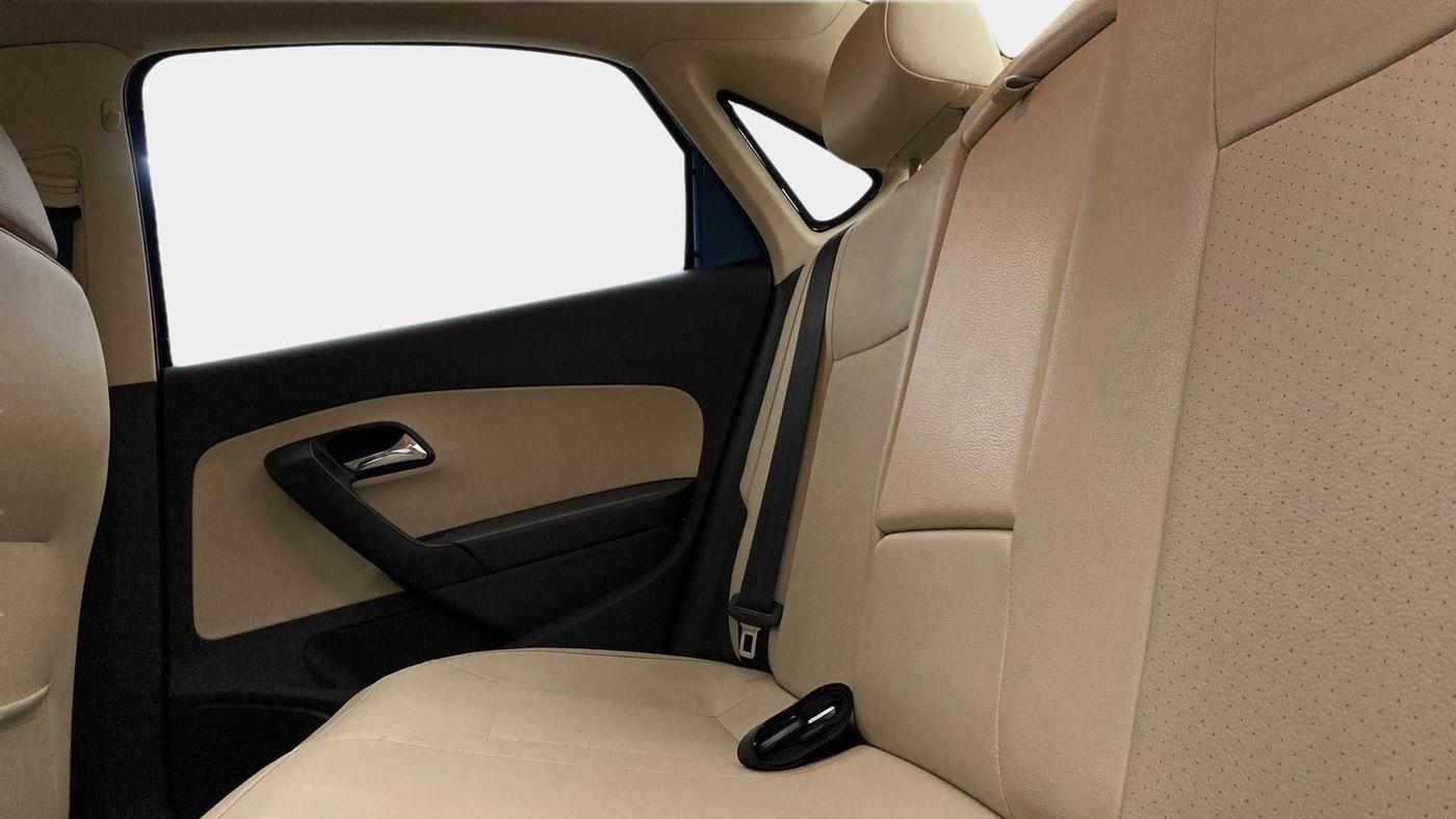 2017 Skoda Rapid AMBITION 1.6 MPI AT, Petrol, Automatic, 1,00,001 km, Right Side Rear Door Cabin