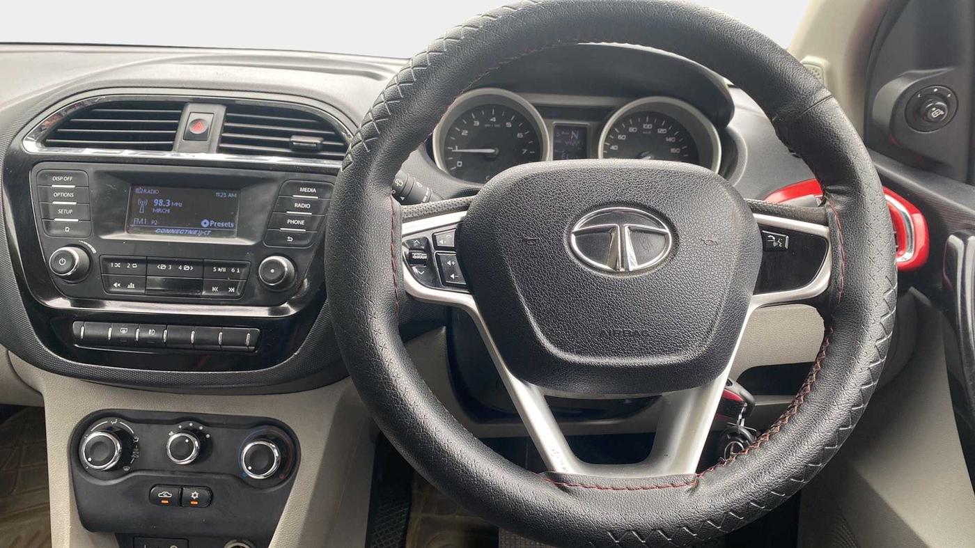 2017 Tata Tiago XZA PETROL, Petrol, Automatic, 44,235 km, Steering Wheel Close Up