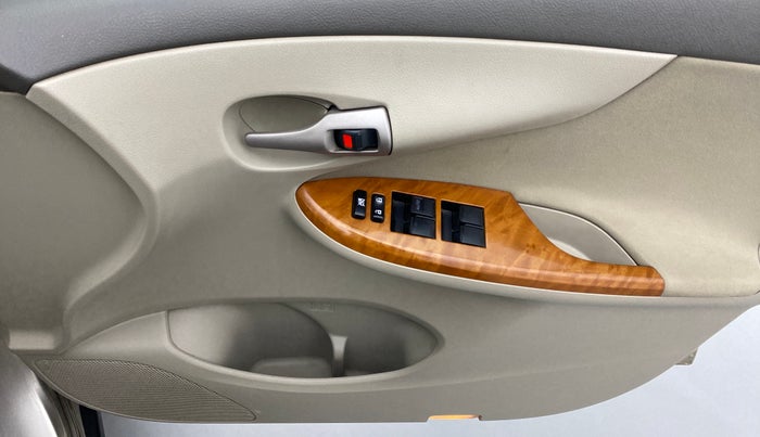 2010 Toyota Corolla Altis 1.8 G, Petrol, Manual, 87,478 km, Driver Side Door Panels Control