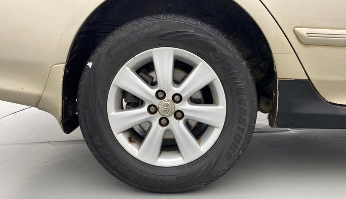 2010 Toyota Corolla Altis 1.8 G, Petrol, Manual, 87,478 km, Right Rear Wheel