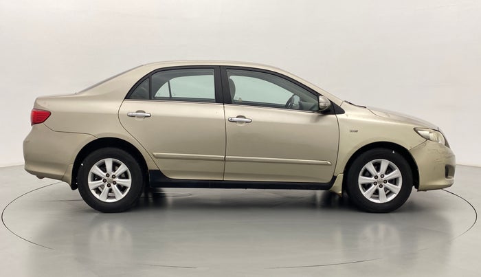 2010 Toyota Corolla Altis 1.8 G, Petrol, Manual, 87,478 km, Right Side View