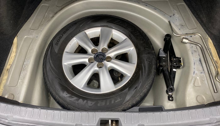 2010 Toyota Corolla Altis 1.8 G, Petrol, Manual, 87,478 km, Spare Tyre