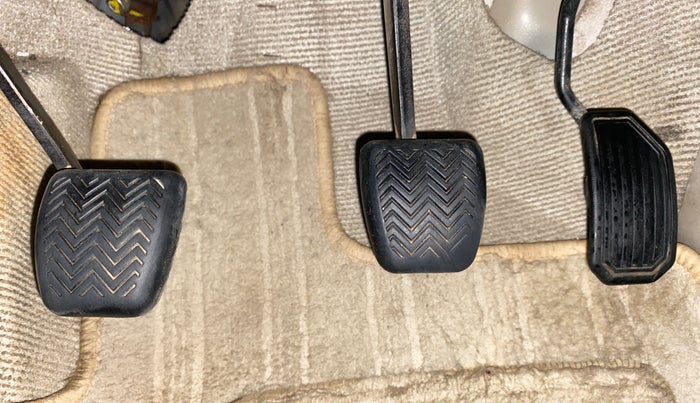 2010 Toyota Corolla Altis 1.8 G, Petrol, Manual, 87,478 km, Pedals