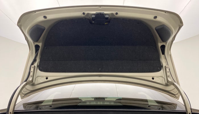 2010 Toyota Corolla Altis 1.8 G, Petrol, Manual, 87,478 km, Boot Door Open