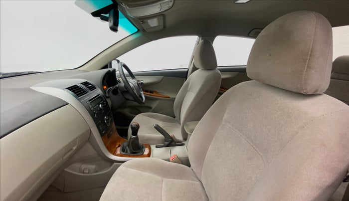 2010 Toyota Corolla Altis 1.8 G, Petrol, Manual, 87,478 km, Right Side Front Door Cabin