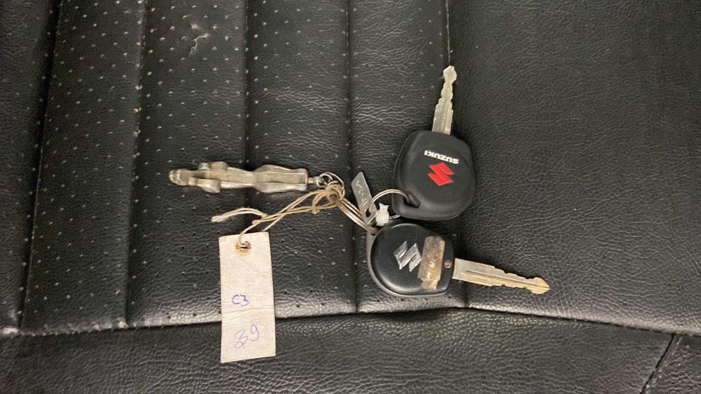 2015 Maruti Swift VXI, Petrol, Manual, 59,365 km, Key Close Up