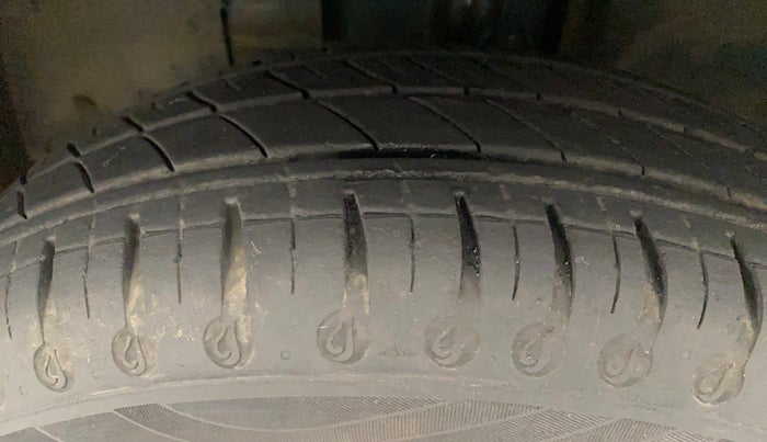 2021 Renault Kwid RXT 1.0 AMT (O), Petrol, Automatic, 19,532 km, Left Front Tyre Tread