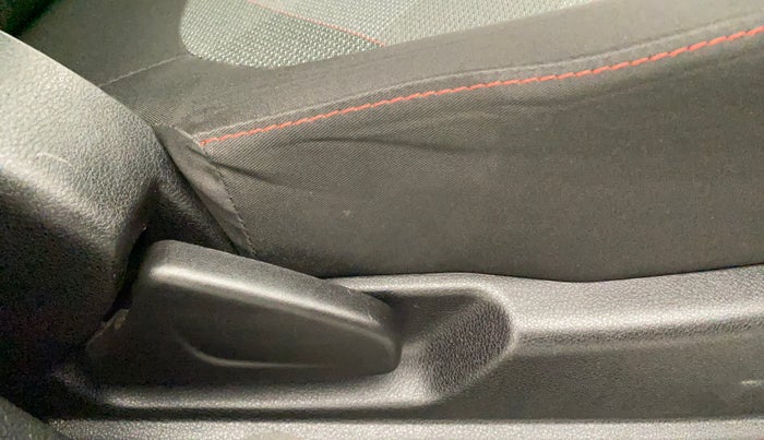 2021 Renault Kwid RXT 1.0 AMT (O), Petrol, Automatic, 19,532 km, Driver Side Adjustment Panel