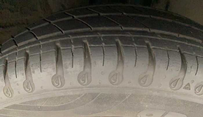2021 Renault Kwid RXT 1.0 AMT (O), Petrol, Automatic, 19,532 km, Right Front Tyre Tread
