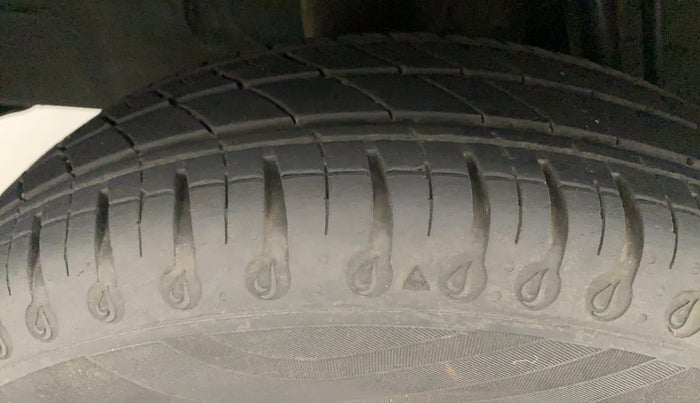 2021 Renault Kwid RXT 1.0 AMT (O), Petrol, Automatic, 19,532 km, Right Rear Tyre Tread