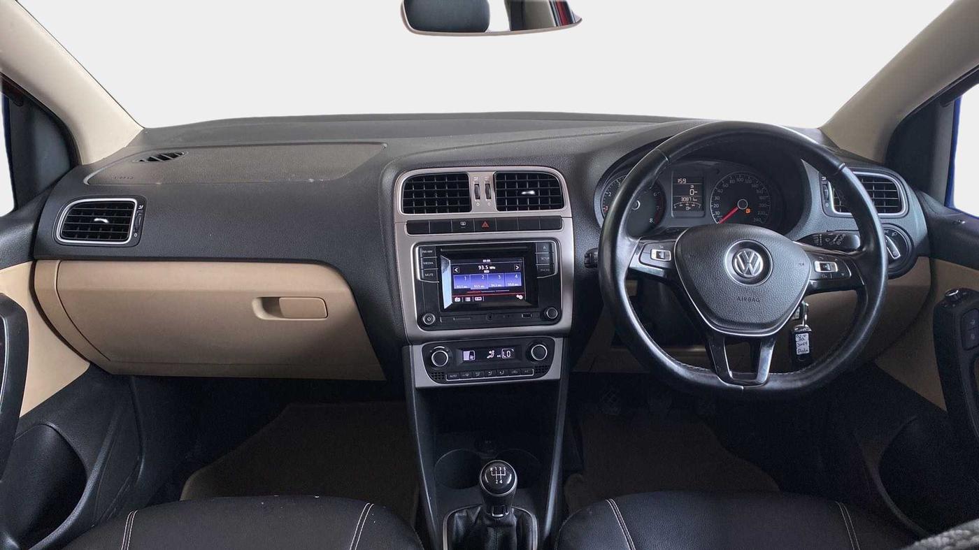 2017 Volkswagen Polo HIGHLINE1.2L, Petrol, Manual, 30,862 km, Dashboard