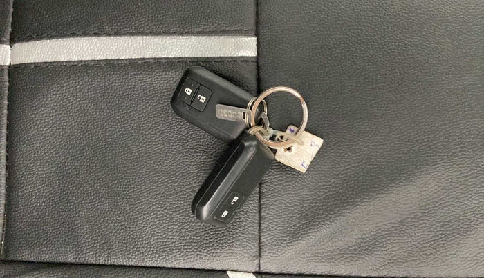 2019 Maruti Swift ZXI, Petrol, Manual, 43,834 km, Key Close Up