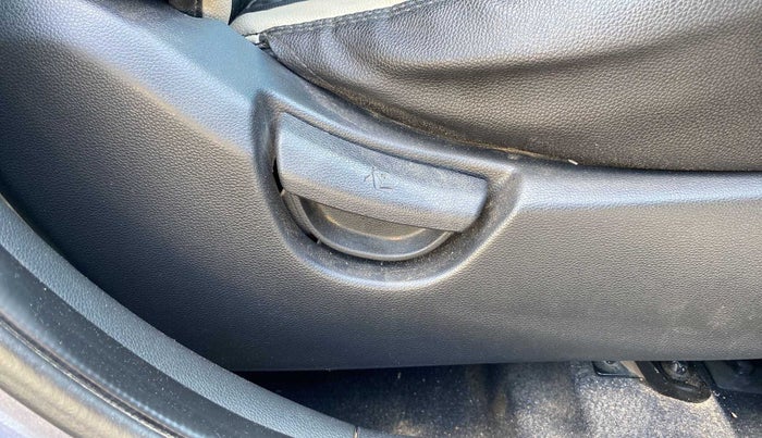 2019 Hyundai Grand i10 SPORTZ 1.2 KAPPA VTVT, Petrol, Manual, 48,926 km, Driver Side Adjustment Panel