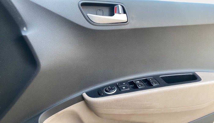 2019 Hyundai Grand i10 SPORTZ 1.2 KAPPA VTVT, Petrol, Manual, 48,926 km, Driver Side Door Panels Control