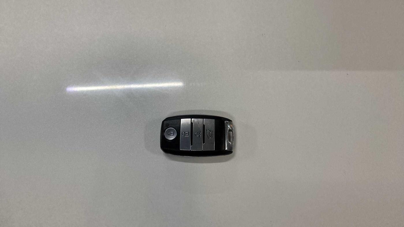 2021 KIA SONET HTX 1.0 IMT, Petrol, Manual, 50,411 km, Key Close Up
