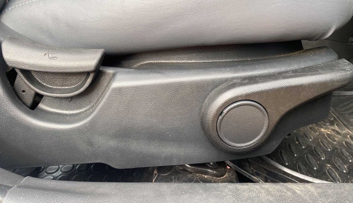 2015 Hyundai Grand i10 ASTA AT 1.2 KAPPA VTVT, Petrol, Automatic, 80,638 km, Driver Side Adjustment Panel