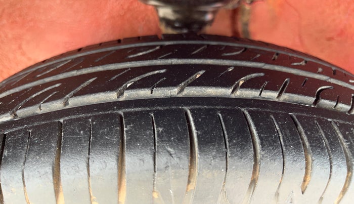 2014 Maruti Alto 800 LXI, Petrol, Manual, 25,383 km, Left Front Tyre Tread