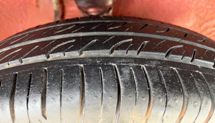 2014 Maruti Alto 800 LXI, Petrol, Manual, 25,383 km, Right Front Tyre Tread