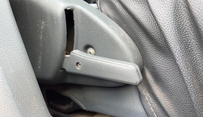 2014 Maruti Alto 800 LXI, Petrol, Manual, 25,383 km, Driver Side Adjustment Panel