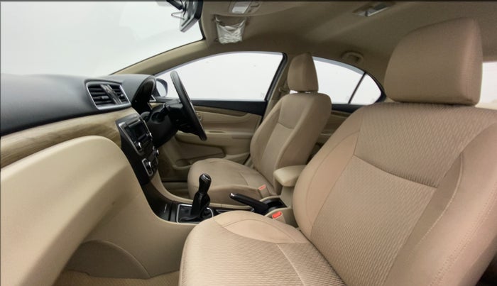 2020 Maruti Ciaz DELTA 1.5 SHVS MT PETROL, Petrol, Manual, 38,299 km, Right Side Front Door Cabin