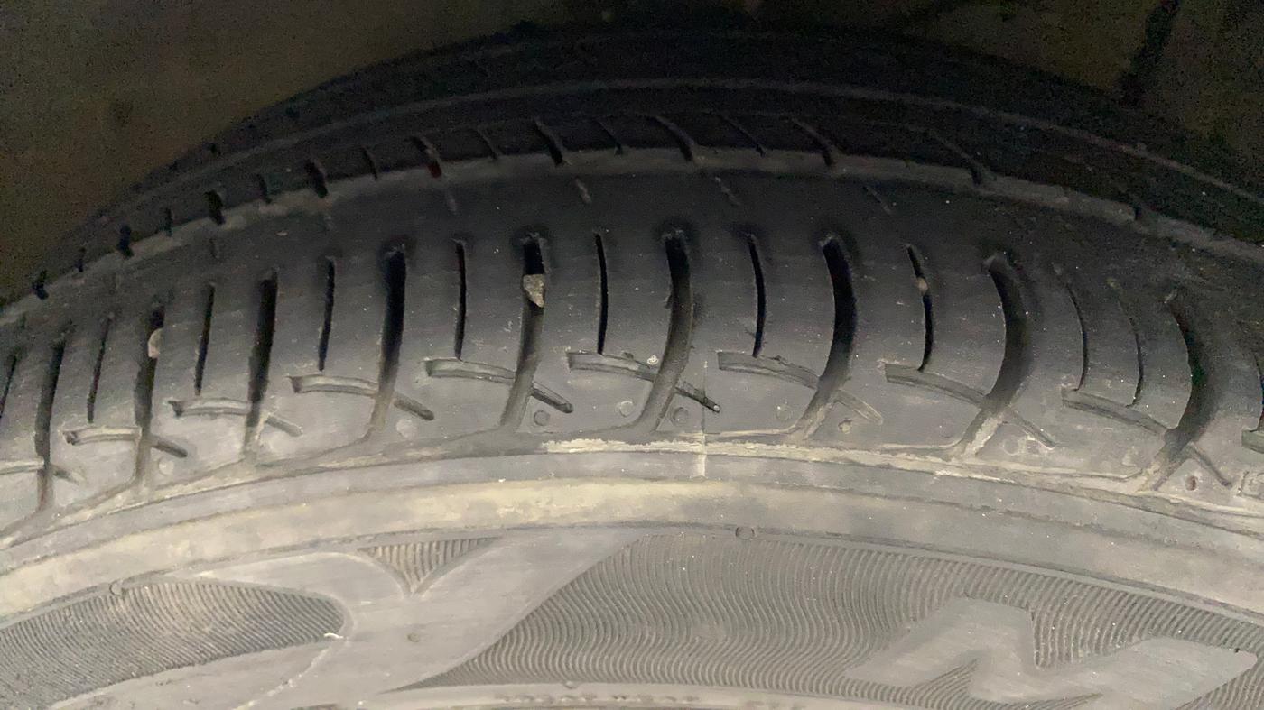 2020 Maruti Ciaz DELTA 1.5 SHVS MT PETROL, Petrol, Manual, 38,299 km, Right Front Tyre Tread