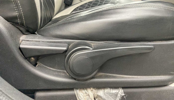 2019 Tata NEXON XZ PLUS PETROL DUAL TONE, Petrol, Manual, 72,094 km, Driver Side Adjustment Panel