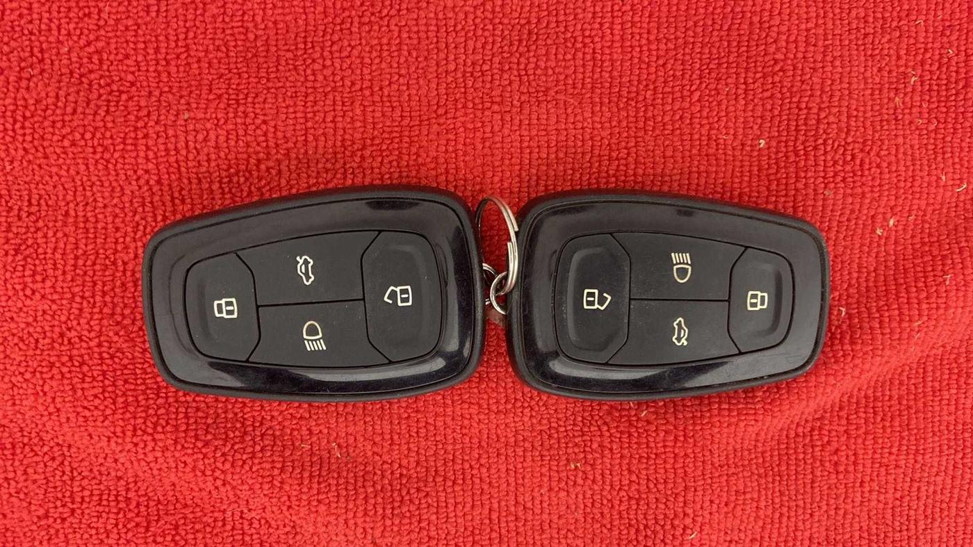 2019 Tata NEXON XZ PLUS PETROL DUAL TONE, Petrol, Manual, 72,094 km, Key Close Up
