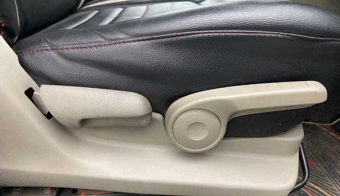 2017 Maruti Celerio ZXI (O), Petrol, Manual, 51,182 km, Driver Side Adjustment Panel