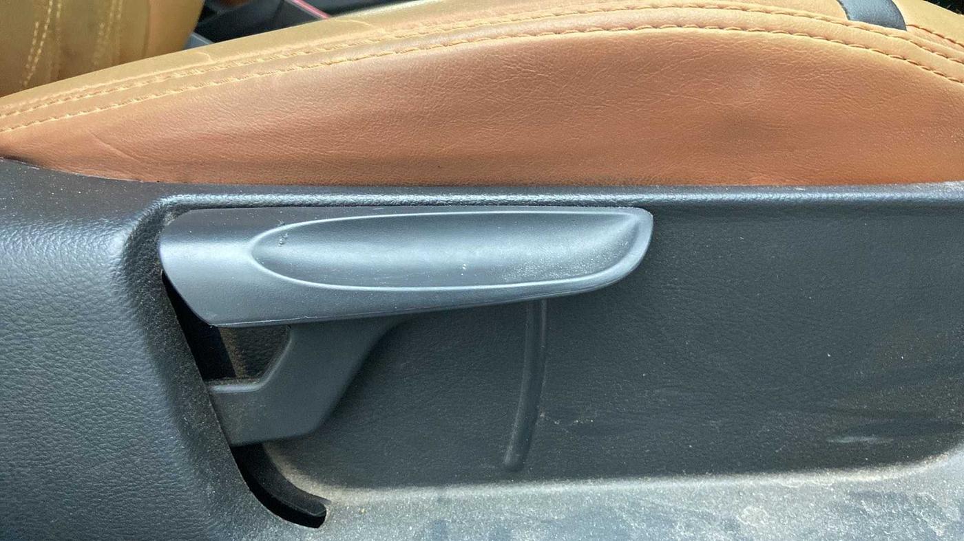 2019 Volkswagen Polo HIGHLINE PLUS 1.0 16 ALLOY, Petrol, Manual, 60,226 km, Driver Side Adjustment Panel