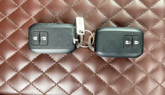 2023 Maruti Grand Vitara SIGMA SMART HYBRID, Petrol, Manual, 20,888 km, Key Close Up
