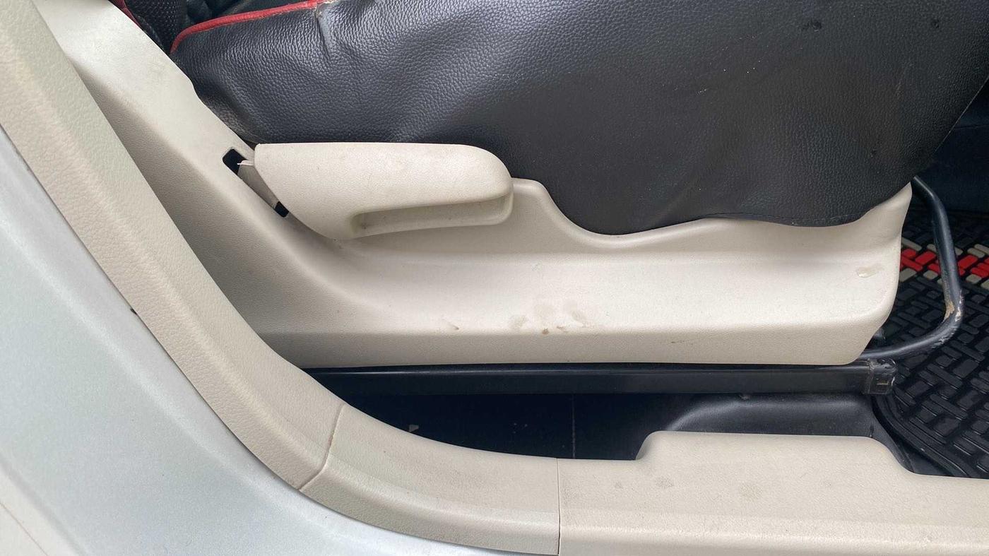 2019 Maruti Celerio VXI CNG, CNG, Manual, 59,169 km, Driver Side Adjustment Panel