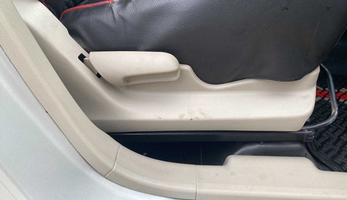 2019 Maruti Celerio VXI CNG, CNG, Manual, 59,169 km, Driver Side Adjustment Panel